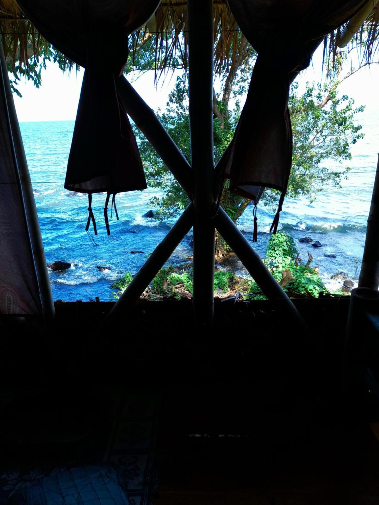 El Bamboo Cabins Balgue Exterior photo